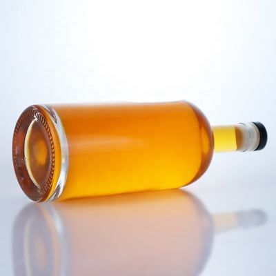 500ml 700ml ウィスキー・ラム・ジン・ブランデー用の人気のある形状の透明な酒ガラスボトル