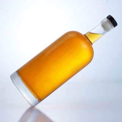 500ml 700ml ウィスキー・ラム・ジン・ブランデー用の人気のある形状の透明な酒ガラスボトル