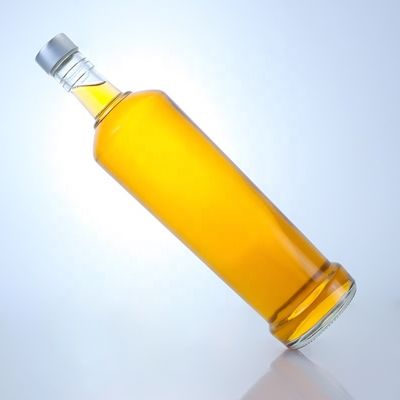 カスタムデザイン 750ml ウイスキーガラスボトル 素材と透明またはカスタマイズされた色