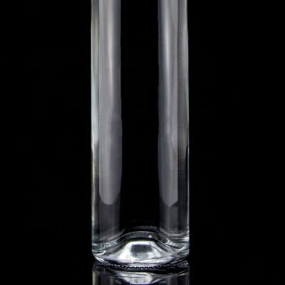 精巧なデザイン ウォッカ 酒 750ml 透明ガラスボトル スクリューキャップ