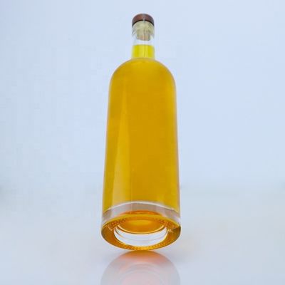 透明またはカスタマイズされたガラスボトル 独特の700ml 750ml ウイスキー・テキラ ブランデー・ラム・ジン