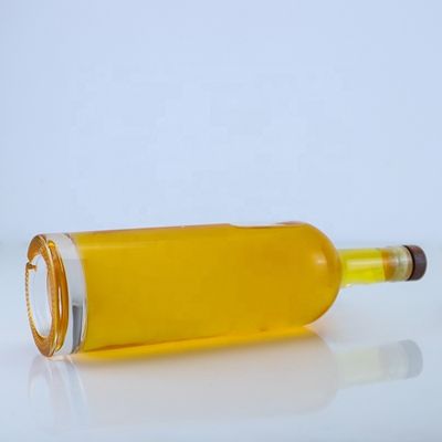 透明またはカスタマイズされたガラスボトル 独特の700ml 750ml ウイスキー・テキラ ブランデー・ラム・ジン