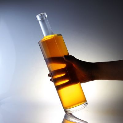 750ml ウォッカ ガラス ボトル コルクと ユニークなデザインで ユニークなシリンダー形