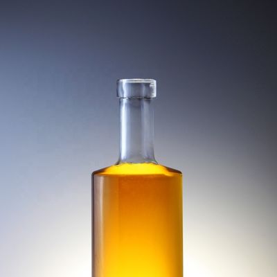 750ml ウォッカ ガラス ボトル コルクと ユニークなデザインで ユニークなシリンダー形
