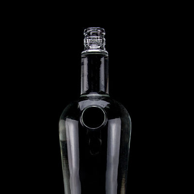 500ml700ml750ml クリアウイスキーボトル スーパーフリントガラス カスタム彫刻 ユニークなデザイン