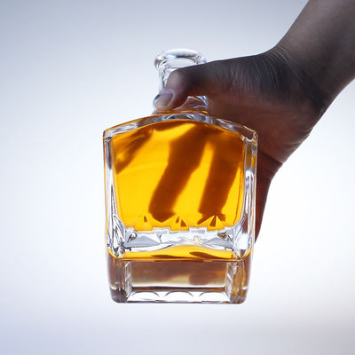 ウイスキー グラス ボトル スクウェア ポップ 750ml 伝統的なウイスキー 選択