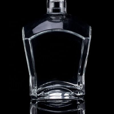 クリアまたはカスタマイズされたスーパーフリントガラスウイスキーボトル 700ml 750mlコルクストッパー