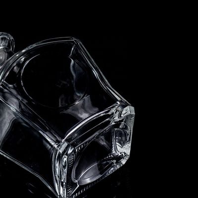 クリアまたはカスタマイズされたスーパーフリントガラスウイスキーボトル 700ml 750mlコルクストッパー