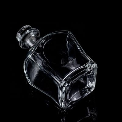 クリアまたはカスタマイズされたスーパーフリントガラスウイスキーボトル 700ml 750mlコルクストッパー