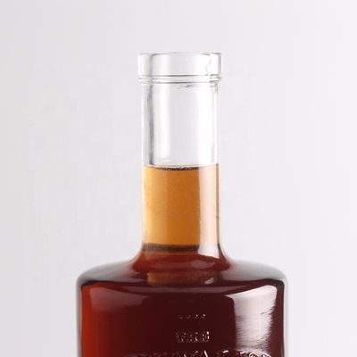750ml 1リットルの彫刻されたテキラガラスボトル,丸い形とコルク密封タイプ