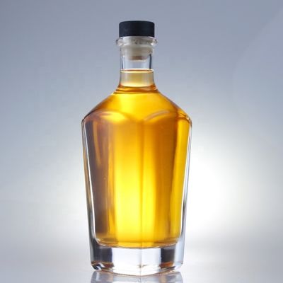 700ml カーク仕上げと厚い底付きの四角ジンのボトル