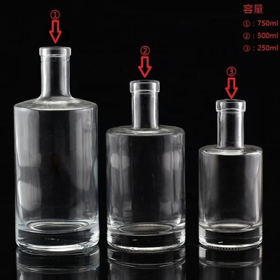 工業用ウォッカ 透明ガラスボトル ショートネックと脂肪ボディ 500ml 750ml