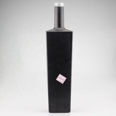 750ml 輝く黒いガラス ウォッカ 塗装 ボトル スクリーン印刷 ジン 閉め 酒瓶