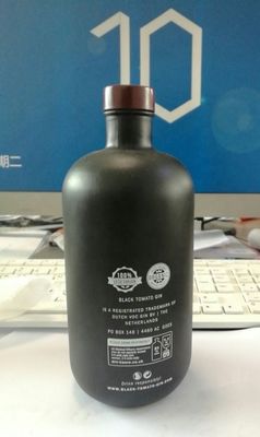 750ml 輝く黒いガラス ウォッカ 塗装 ボトル スクリーン印刷 ジン 閉め 酒瓶