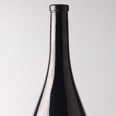 750ml 空の黒いボトル コーク口とスプレーガラスボトル ウォッカの宣伝のために