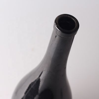 750ml 空の黒いボトル コーク口とスプレーガラスボトル ウォッカの宣伝のために