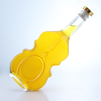 精巧 な ウォッカ ボトル と コルク ストッパー