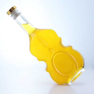 精巧 な ウォッカ ボトル と コルク ストッパー