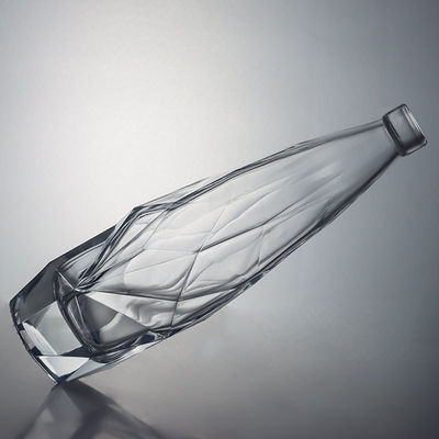 グラス の 酒 の 瓶 と コーク ストッパー を 彫る 飲料 産業