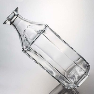透明またはカスタマイズされた 独特のポリゴンガラス酒瓶 ウィスキー ジン ラム ウォッカ 1000ml