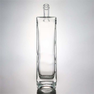 ボディ素材 ガラス 1000ml 高石とコルクで四角形のウイスキーボトル