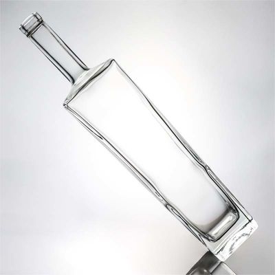 ボディ素材 ガラス 1000ml 高石とコルクで四角形のウイスキーボトル
