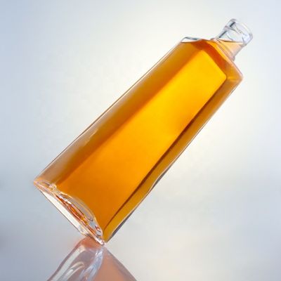 カスタマイズされたロゴ クリアグラス 750ml ウイスキーボトル コルクと四角形
