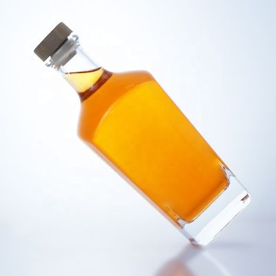 ホットスタンピング 表面処理 透明またはカスタマイズされた色 750ml ラム ウォッカ 酒 グラスボトル