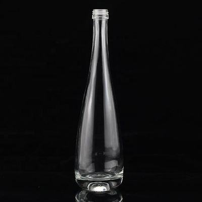エレガントな日本のサケ アルコールのボトル 500ml 密封型コルク付き独特のガラス