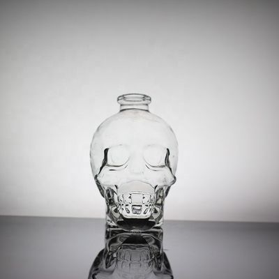 精巧なフロスト ガラス 頭蓋骨 顔 ボトル 酒のデカル 表面処理