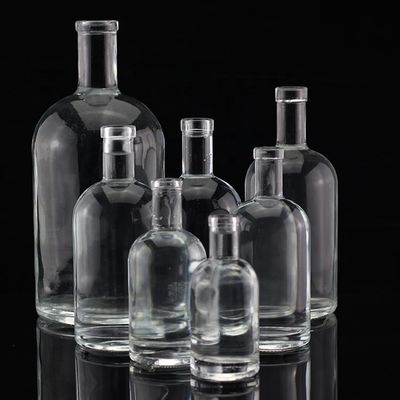 グラスベース材料 ウォッカ 酒 蒸留所用 ガラスボトル 異なるサイズ
