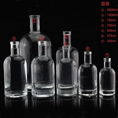 グラスベース材料 ウォッカ 酒 蒸留所用 ガラスボトル 異なるサイズ