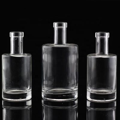 グラスベース材料 ウォッカ 酒 蒸留所用 ガラスボトル 異なるサイズ