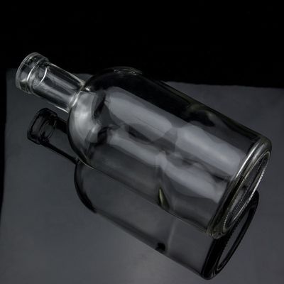 ベース素材 500ml 700ml 750ml コークシールと丸い形状のガラス酒瓶
