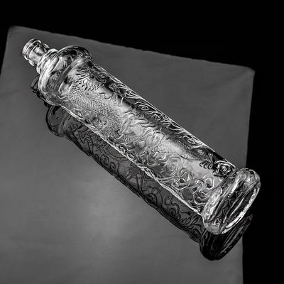 美しいドラゴン 彫刻されたガラスボトル 金色の蓋付き オーダーメイドロゴとガラスベース