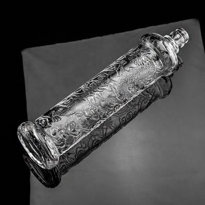 美しいドラゴン 彫刻されたガラスボトル 金色の蓋付き オーダーメイドロゴとガラスベース
